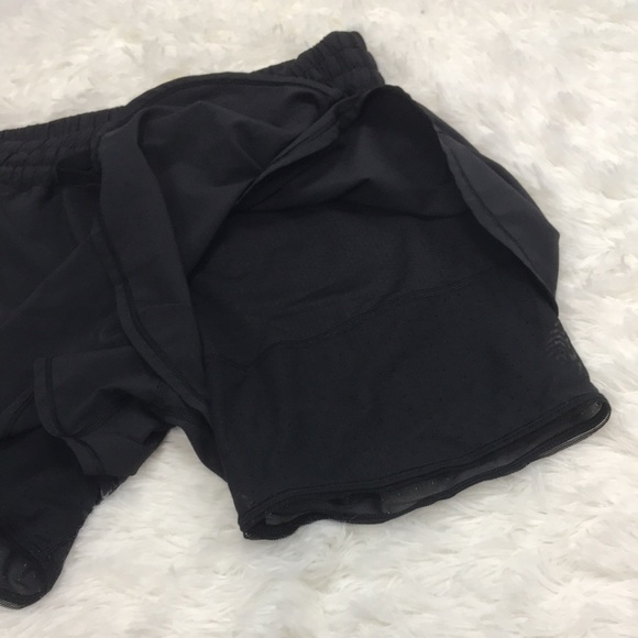 Lululemon Hot To Street Short Black - Picture 5 of 11